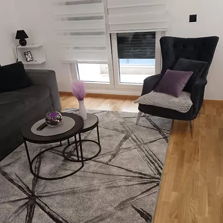 City011 Private Garage Free Appartement